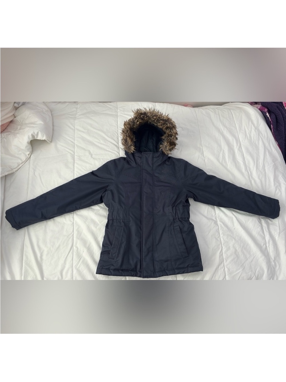 The North Face Kids Hooded Puffer Jacket navy with Faux Fur Trim